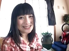 MOBBV-017 Beach Babe in Skimpy Bikini Expertly Gives BlowJob Under Sunlight