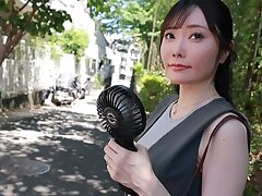 JUQ-524 Sexy Pussy Stretching Action Leads to Intense Oral Pleasure